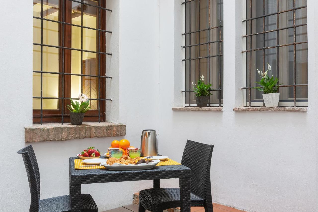 Center Ztl Lovely Apartment Ferrara Zewnętrze zdjęcie